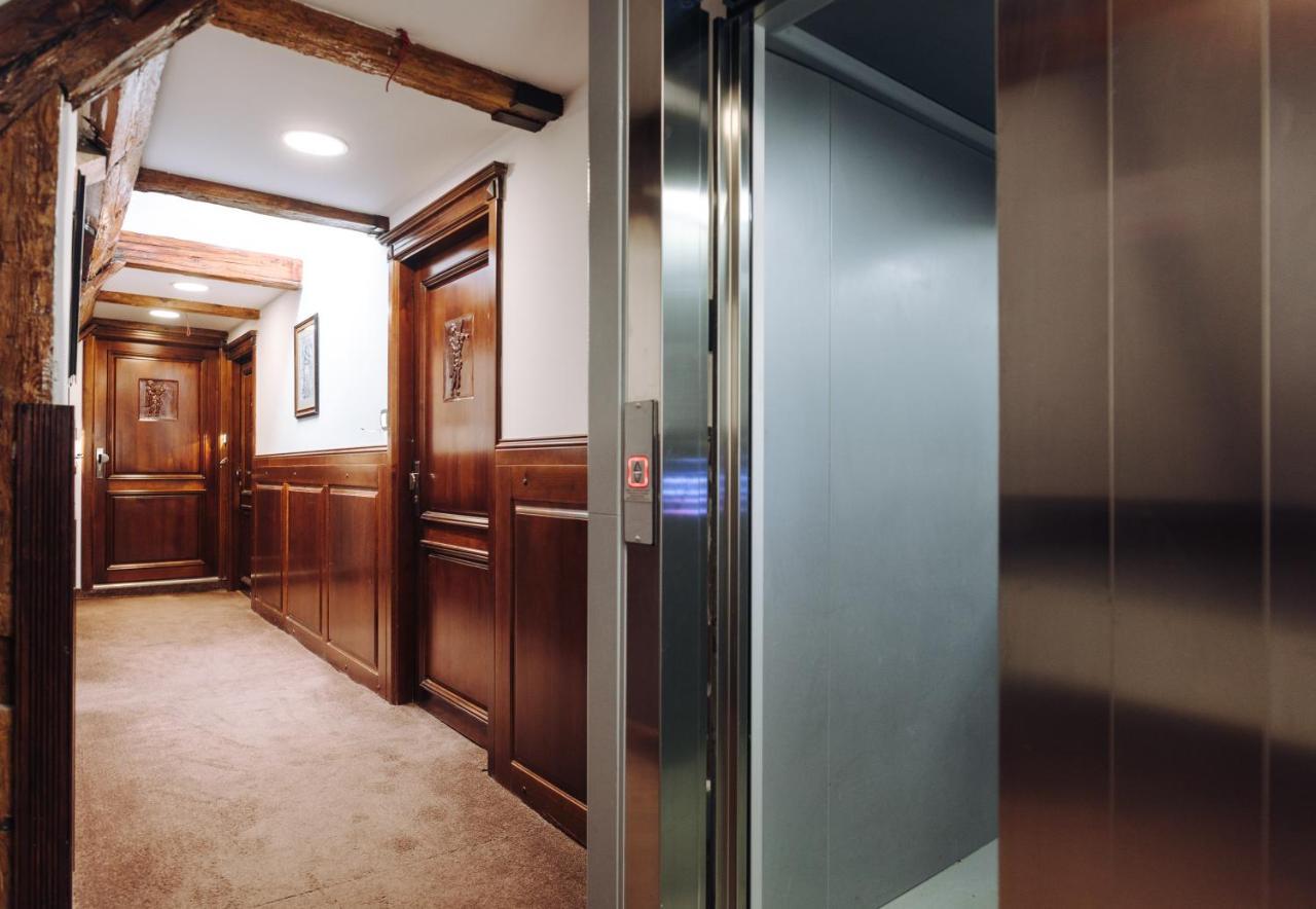 Hotel Legenda Torun Bagian luar foto