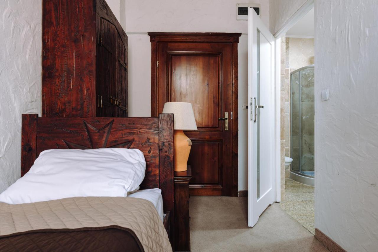 Hotel Legenda Torun Bagian luar foto