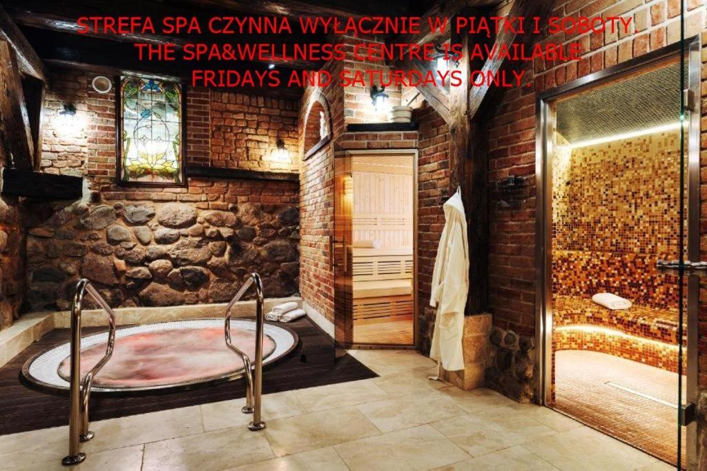 Hotel Legenda Torun Bagian luar foto